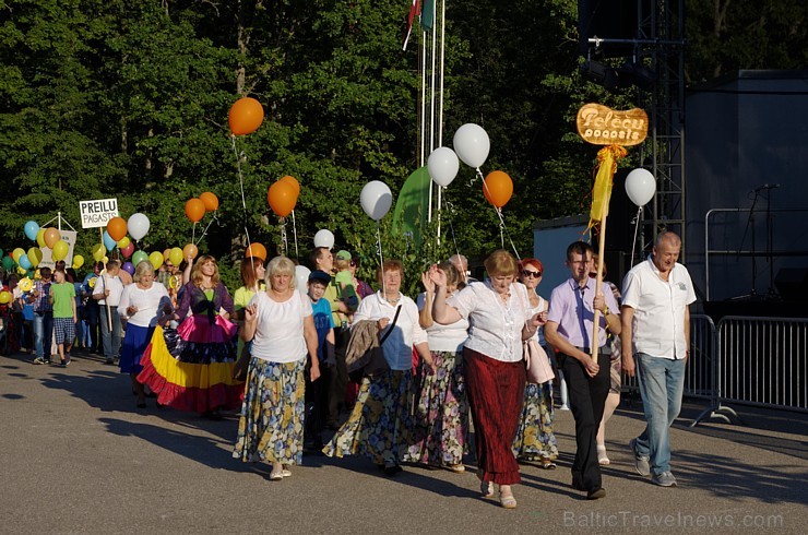 Preiļi trīs dienu garumā ar sportiskiem, kulturāliem notikumiem, košu gājienu un starptautisko leļļu festivālu svinējuši pilsētas svētkus Preiļi trīs dienu garumā ar sportiskiem, kulturāliem notikumiem, košu gājienu un starptautisko leļļu festivālu svinējuši pilsētas svētkus 182604