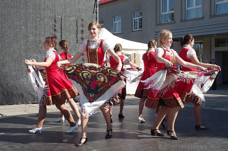 Preiļi trīs dienu garumā ar sportiskiem, kulturāliem notikumiem, košu gājienu un starptautisko leļļu festivālu svinējuši pilsētas svētkus Preiļi trīs dienu garumā ar sportiskiem, kulturāliem notikumiem, košu gājienu un starptautisko leļļu festivālu svinējuši pilsētas svētkus 182611
