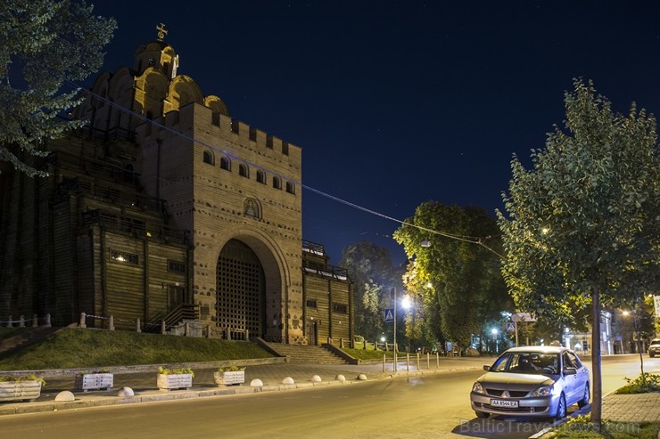 Zelta vārti ir unikāls Jaroslava Gudrā laiku arhitektūras piemineklis Kijevā 182742