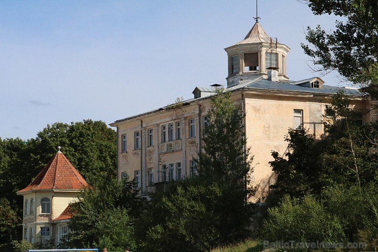 Nedēļas nogalē Jūrmalas pludmale ir pilna ar atpūtniekiem un tūristiem 182823