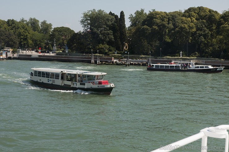 Travelnews.lv sadarbībā ar tūropeatoru Novatours vēro ūdens transporta līdzekļu dažādību Venēcijā Travelnews.lv sadarbībā ar tūropeatoru Novatours vēro ūdens transporta līdzekļu dažādību Venēcijā 182970