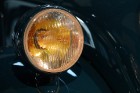Rīgas Motormuzeja automašīnu lukturi ir kā cilvēku acis, kuras daudz ko pastāsta