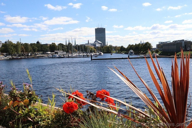 Rīgas restorāns «Aqua Luna restaurant & bar» piedāvā burvīgu panorāmas skatu 184234