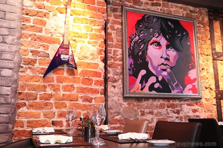 Vecrīgas restorāns  «Ribs & Rock» slavē ribiņas un burvīgu atmosfēru roka gaisotnē 184391