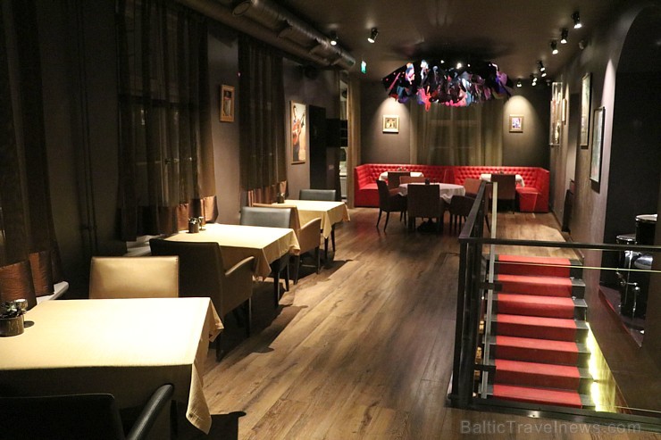 Vecrīgas restorāns  «Ribs & Rock» slavē ribiņas un burvīgu atmosfēru roka gaisotnē 184405