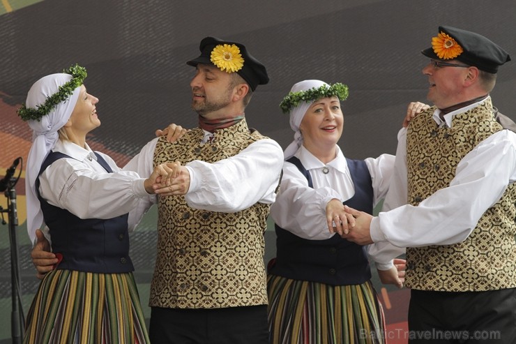 Rīgā ražas svētkus atzīmē ar Miķeļdienas gadatirgu 184702