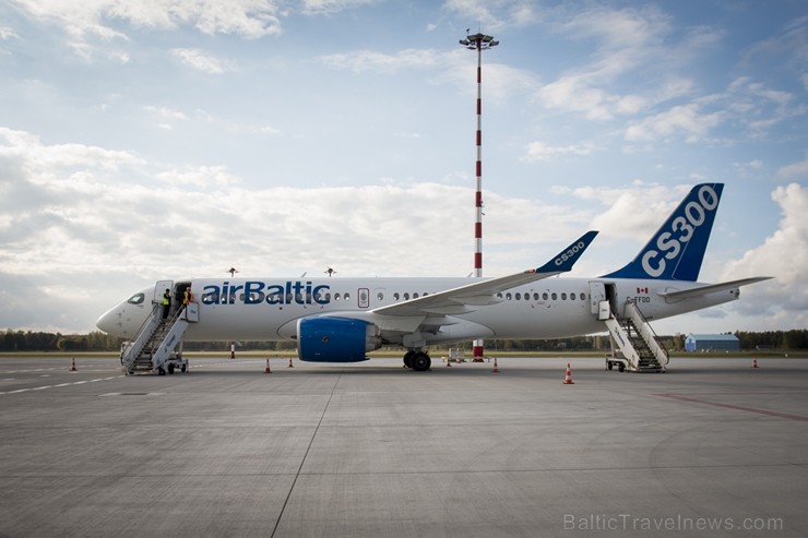 Starptautiskajā lidostā «Rīga» lidsabiedrība airBaltic prezentē Bombardier ražoto «CS300» lidmašīnu Starptautiskajā lidostā «Rīga» lidsabiedrība airBaltic prezentē Bombardier ražoto «CS300» lidmašīnu 184884