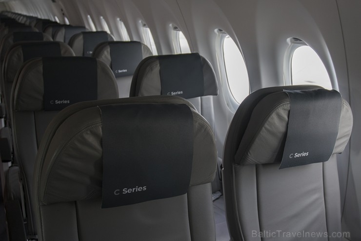 Starptautiskajā lidostā «Rīga» lidsabiedrība airBaltic prezentē Bombardier ražoto «CS300» lidmašīnu Starptautiskajā lidostā «Rīga» lidsabiedrība airBaltic prezentē Bombardier ražoto «CS300» lidmašīnu 184902