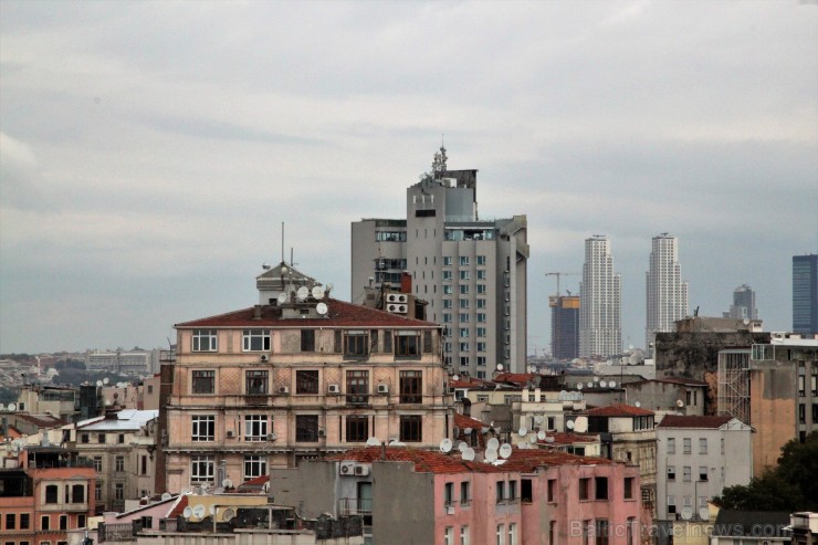 Galata torņa skatu laukuma arba laiks ir no 9 rītā līdz 19 vakarā, bet restorāns strādā līdz pusnaktij. 185017