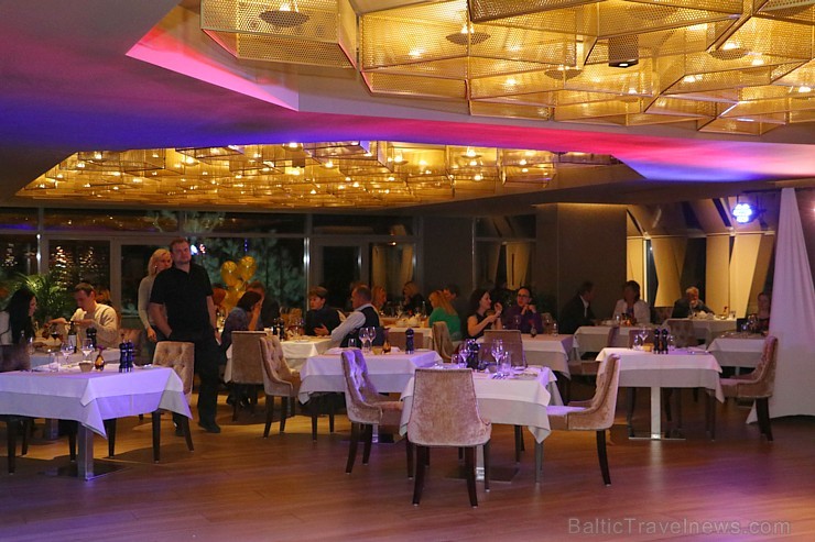 Jūrmalas piecu zvaigžņu viesnīca «Baltic Beach Hotel & Spa» izklaidē viesus ar izpārdošanas pasākumu «Saulainā nakts 2016» Jūrmalas piecu zvaigžņu viesnīca «Baltic Beach Hotel & Spa» izklaidē viesus ar izpārdošanas pasākumu «Saulainā nakts 2016» 186078