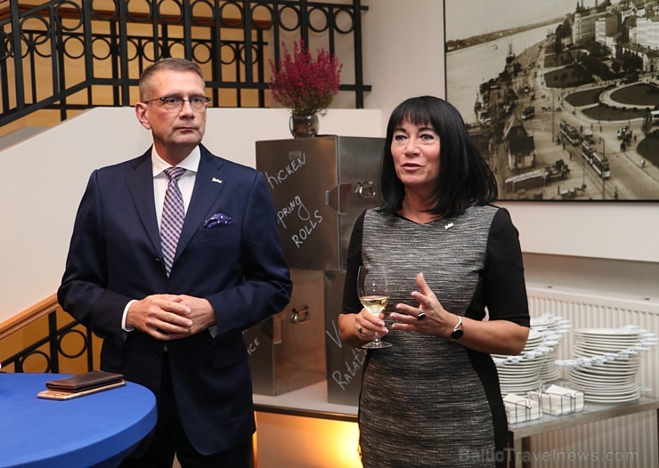 Pārdaugavas viesnīca «Radisson Blu Hotel Daugava» prezentē Ziemassvētkus un iepazīstina ar jauno direktoru Pārdaugavas viesnīca «Radisson Blu Hotel Daugava» prezentē Ziemassvētkus un iepazīstina ar jauno direktoru 186291