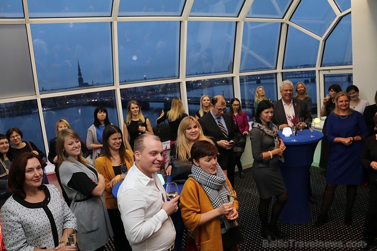 Pārdaugavas viesnīca «Radisson Blu Hotel Daugava» prezentē Ziemassvētkus un iepazīstina ar jauno direktoru Pārdaugavas viesnīca «Radisson Blu Hotel Daugava» prezentē Ziemassvētkus un iepazīstina ar jauno direktoru 186292
