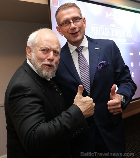 Pārdaugavas viesnīca «Radisson Blu Hotel Daugava» prezentē Ziemassvētkus un iepazīstina ar jauno direktoru Pārdaugavas viesnīca «Radisson Blu Hotel Daugava» prezentē Ziemassvētkus un iepazīstina ar jauno direktoru 186326