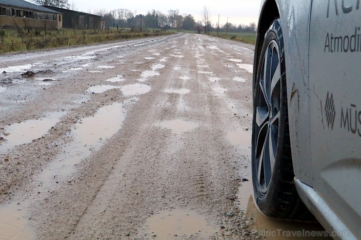 Travelnews.lv redakcija ar jauno Renault Megane iepazīst rudenīgo Sēliju 187336