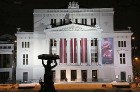 Lāčplēša  dienā pie Brīvības pieminekļa pulcējas Latvijas patrioti ar lāpām