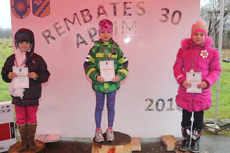 Latvijas dzimšanas dienu Rembate atzīmē ar 3 un 10 km skrējienu 
Foto atbalsts: Pulsometrs.lv 188131
