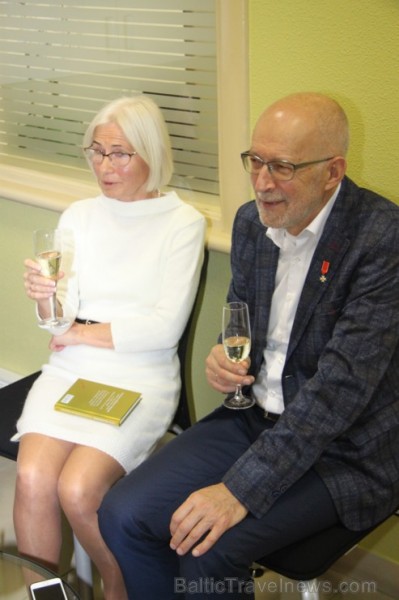 «Jēkaba ceļojumi» dibinātājs Uldis Alksnis kļūst par otro cilvēku Latvijā, kurš saņem atzinības krustu par ieguldījumu tūrismā «Jēkaba ceļojumi» dibinātājs Uldis Alksnis kļūst par otro cilvēku Latvijā, kurš saņem atzinības krustu par ieguldījumu tūrismā 188245