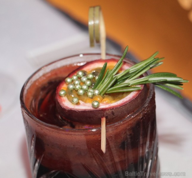 Starptautiskais bārmeņu konkurss «Riga Black Balsam Global Cocktail Challenge 2016» 24.11.2016 pulcē gandrīz 50 dalībniekus no 19 valstīm Starptautiskais bārmeņu konkurss «Riga Black Balsam Global Cocktail Challenge 2016» 24.11.2016 pulcē gandrīz 50 dalībniekus no 19 valstīm 188558