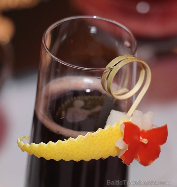 Starptautiskais bārmeņu konkurss «Riga Black Balsam Global Cocktail Challenge 2016» 24.11.2016 pulcē gandrīz 50 dalībniekus no 19 valstīm Starptautiskais bārmeņu konkurss «Riga Black Balsam Global Cocktail Challenge 2016» 24.11.2016 pulcē gandrīz 50 dalībniekus no 19 valstīm 188559