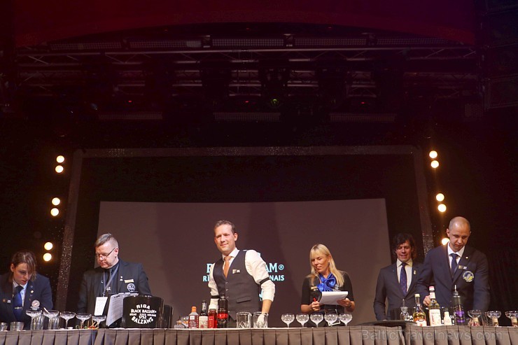 Starptautiskais bārmeņu konkurss «Riga Black Balsam Global Cocktail Challenge 2016» 24.11.2016 pulcē gandrīz 50 dalībniekus no 19 valstīm Starptautiskais bārmeņu konkurss «Riga Black Balsam Global Cocktail Challenge 2016» 24.11.2016 pulcē gandrīz 50 dalībniekus no 19 valstīm 188571