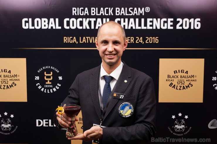 Starptautiskais bārmeņu konkurss «Riga Black Balsam Global Cocktail Challenge 2016» pulcē 19 valstis (Papildināts) Starptautiskais bārmeņu konkurss «Riga Black Balsam Global Cocktail Challenge 2016» pulcē 19 valstis (Papildināts) 188708