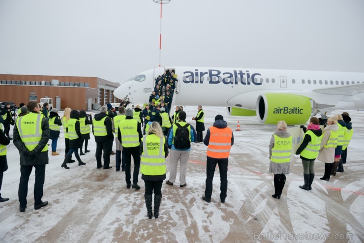 Rīga. Šodien, 2016.gada 30.novembrī Latvijas lidsabiedrība airBaltic Rīgā sagaidīja pasaulē pirmo Bombardier CS300 lidmašīnu. Rīga. Šodien, 2016.gada 30.novembrī Latvijas lidsabiedrība airBaltic Rīgā sagaidīja pasaulē pirmo Bombardier CS300 lidmašīnu. 188885