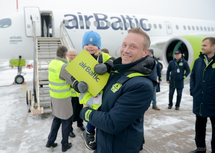 Rīga. Šodien, 2016.gada 30.novembrī Latvijas lidsabiedrība airBaltic Rīgā sagaidīja pasaulē pirmo Bombardier CS300 lidmašīnu. Rīga. Šodien, 2016.gada 30.novembrī Latvijas lidsabiedrība airBaltic Rīgā sagaidīja pasaulē pirmo Bombardier CS300 lidmašīnu. 188889