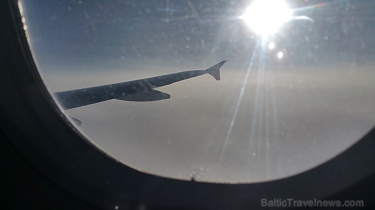 Divi biznesa klases tūristi izbauda lidojumu Rīga - Maskava ar lidsabiedrību «Aaeroflot». Atbalsta: Baltic Travel Group Divi biznesa klases tūristi izbauda lidojumu Rīga - Maskava ar lidsabiedrību «Aaeroflot». Atbalsta: Baltic Travel Group 189656