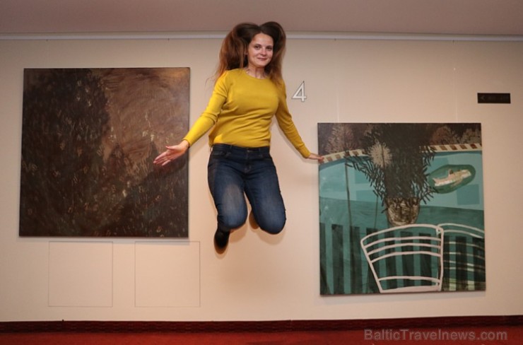 Talantīgā māksliniece Sandra Strēle izstāda gleznu sēriju «Melanholija» viesnīcā «Radisson Blu Hotel Elizabete» Talantīgā māksliniece Sandra Strēle izstāda gleznu sēriju «Melanholija» viesnīcā «Radisson Blu Hotel Elizabete» 189865