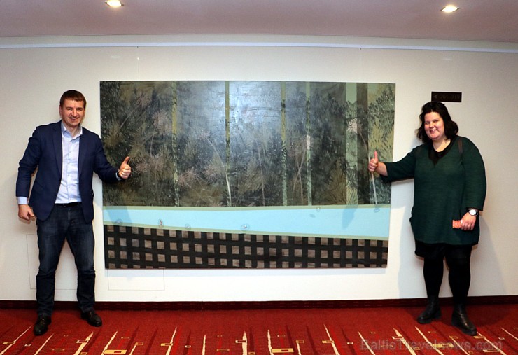 Talantīgā māksliniece Sandra Strēle izstāda gleznu sēriju «Melanholija» viesnīcā «Radisson Blu Hotel Elizabete» Talantīgā māksliniece Sandra Strēle izstāda gleznu sēriju «Melanholija» viesnīcā «Radisson Blu Hotel Elizabete» 189876