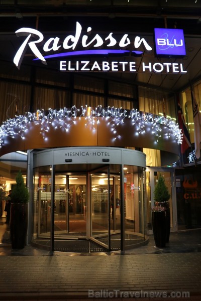 Talantīgā māksliniece Sandra Strēle izstāda gleznu sēriju «Melanholija» viesnīcā «Radisson Blu Hotel Elizabete» Talantīgā māksliniece Sandra Strēle izstāda gleznu sēriju «Melanholija» viesnīcā «Radisson Blu Hotel Elizabete» 189904