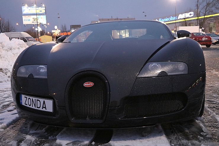 Vairāk nekā vienu miljonu vērtais «Bugatti Veyron» nespēj iziet tehnisko apskati Rīgā, jo šīm vairāk nekā 1000 zirgspēku jaudīgajam modelim no ražotāj Vairāk nekā vienu miljonu vērtais «Bugatti Veyron» nespēj iziet tehnisko apskati Rīgā, jo šīm vairāk nekā 1000 zirgspēku jaudīgajam modelim no ražotāj 189930