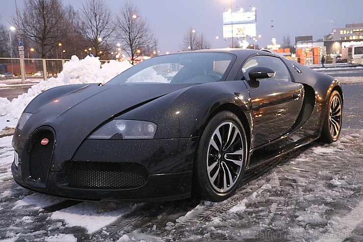 Vairāk nekā vienu miljonu vērtais «Bugatti Veyron» nespēj iziet tehnisko apskati Rīgā, jo šīm vairāk nekā 1000 zirgspēku jaudīgajam modelim no ražotāj Vairāk nekā vienu miljonu vērtais «Bugatti Veyron» nespēj iziet tehnisko apskati Rīgā, jo šīm vairāk nekā 1000 zirgspēku jaudīgajam modelim no ražotāj 189937