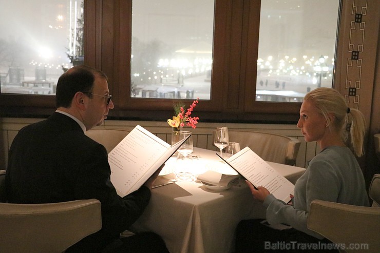 Tūrisma firmas «Baltic Travel Group» vadītājs izbauda «Four Seasons Hotel Moscow» lrestorāna un bāra piedāvājumu Tūrisma firmas «Baltic Travel Group» vadītājs izbauda «Four Seasons Hotel Moscow» lrestorāna un bāra piedāvājumu 190118