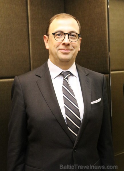 Tūrisma firmas «Baltic Travel Group» vadītājs izbauda «Four Seasons Hotel Moscow» lrestorāna un bāra piedāvājumu Tūrisma firmas «Baltic Travel Group» vadītājs izbauda «Four Seasons Hotel Moscow» lrestorāna un bāra piedāvājumu 190130