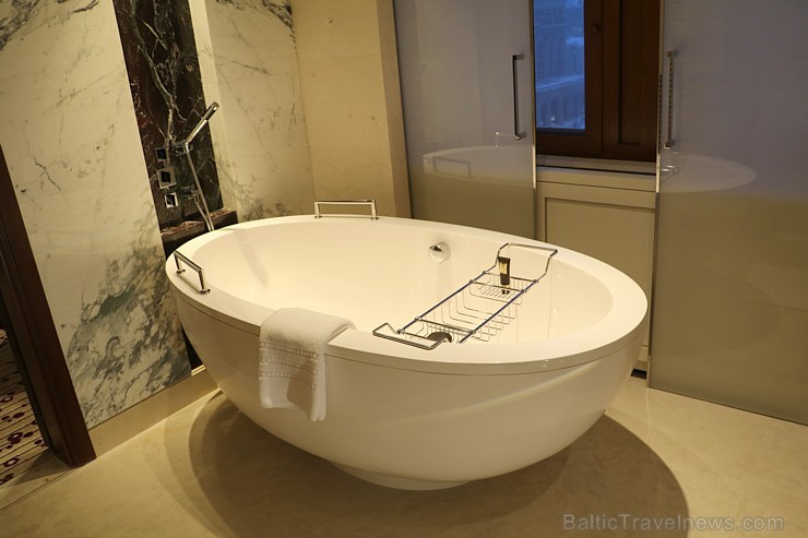Travelnews.lv un «Baltic Travel Group» iepazīst «Four Seasons Hotel Moscow» 190764