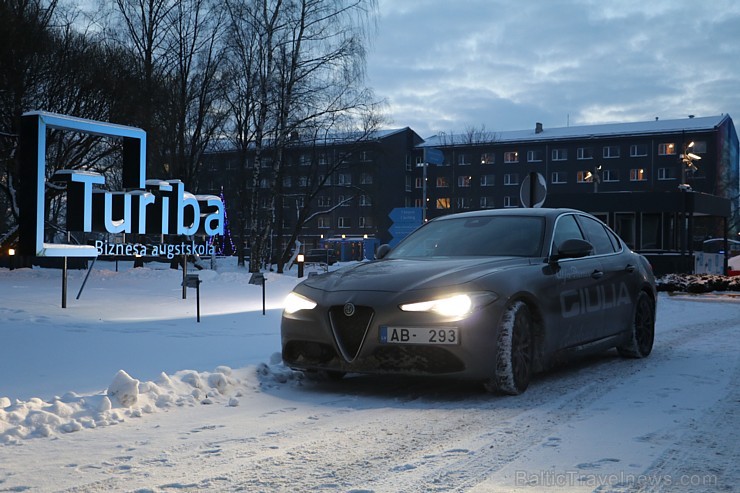 Travelnews.lv redakcija 3 dienas apceļo Vidzemi ar jauno Alfa Romeo Giulia 2.2 180 MJet AT Super Travelnews.lv redakcija 3 dienas apceļo Vidzemi ar jauno Alfa Romeo Giulia 2.2 180 MJet AT Super 191139