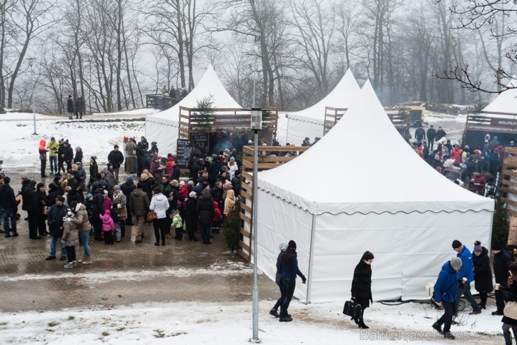 «Ziemas garšu svinēšana» Siguldā pulcē gardēžus no visas Latvijas. Foto autori - Oskars Briedis un Alberts Linarts «Ziemas garšu svinēšana» Siguldā pulcē gardēžus no visas Latvijas. Foto autori - Oskars Briedis un Alberts Linarts 191728