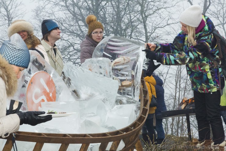 «Ziemas garšu svinēšana» Siguldā pulcē gardēžus no visas Latvijas. Foto autori - Oskars Briedis un Alberts Linarts «Ziemas garšu svinēšana» Siguldā pulcē gardēžus no visas Latvijas. Foto autori - Oskars Briedis un Alberts Linarts 191736