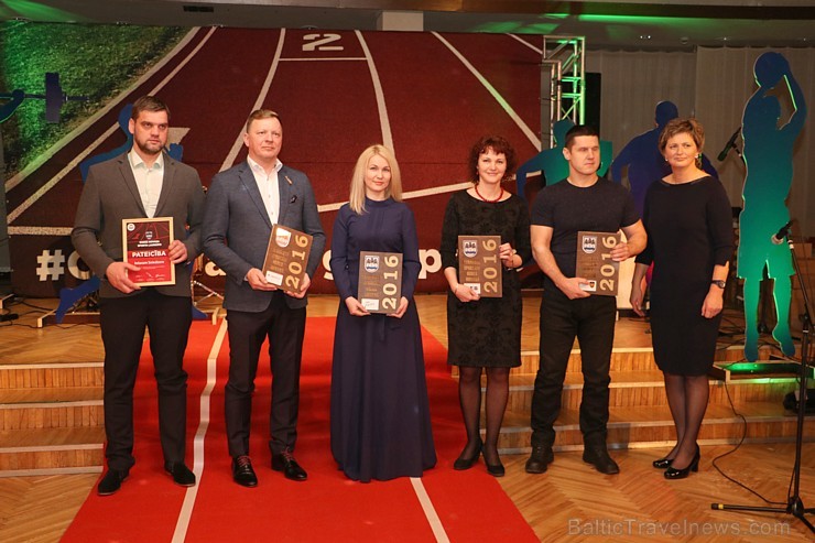 Labākie sportisti un treneri satiekas pasākumā «Ogres novada sporta laureāts 2016» 192588