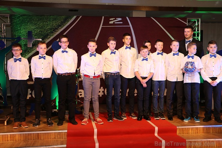 Labākie sportisti un treneri satiekas pasākumā «Ogres novada sporta laureāts 2016» 192611