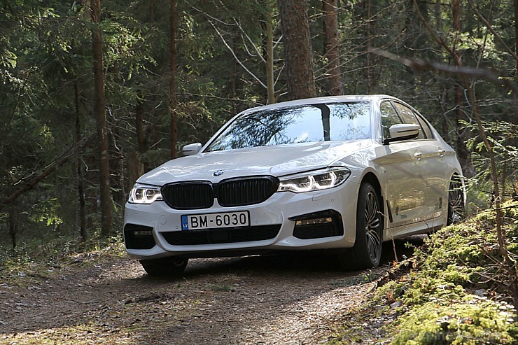 Travelnews.lv redakcija apceļo Vidzemi ar jauno BMW 530d XDrive 194177