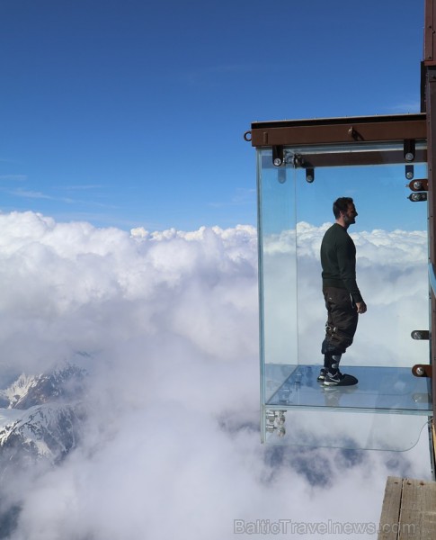 Travelnews.lv redakcija apmeklē 3 842 metru augsto Alpu virsotni «Aiguille du Midi». Atbalsta: Club Med Travelnews.lv redakcija apmeklē 3 842 metru augsto Alpu virsotni «Aiguille du Midi». Atbalsta: Club Med 194552