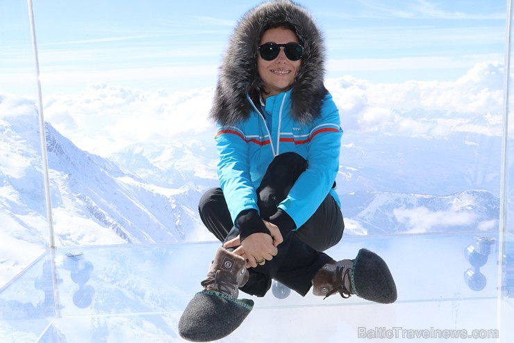 Travelnews.lv redakcija apmeklē 3 842 metru augsto Alpu virsotni «Aiguille du Midi». Atbalsta: Club Med Travelnews.lv redakcija apmeklē 3 842 metru augsto Alpu virsotni «Aiguille du Midi». Atbalsta: Club Med 194553