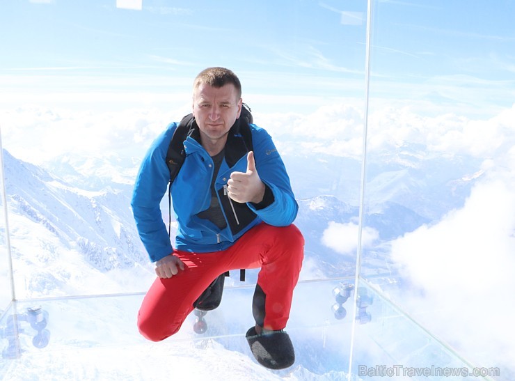 Travelnews.lv redakcija apmeklē 3 842 metru augsto Alpu virsotni «Aiguille du Midi». Atbalsta: Club Med Travelnews.lv redakcija apmeklē 3 842 metru augsto Alpu virsotni «Aiguille du Midi». Atbalsta: Club Med 194558