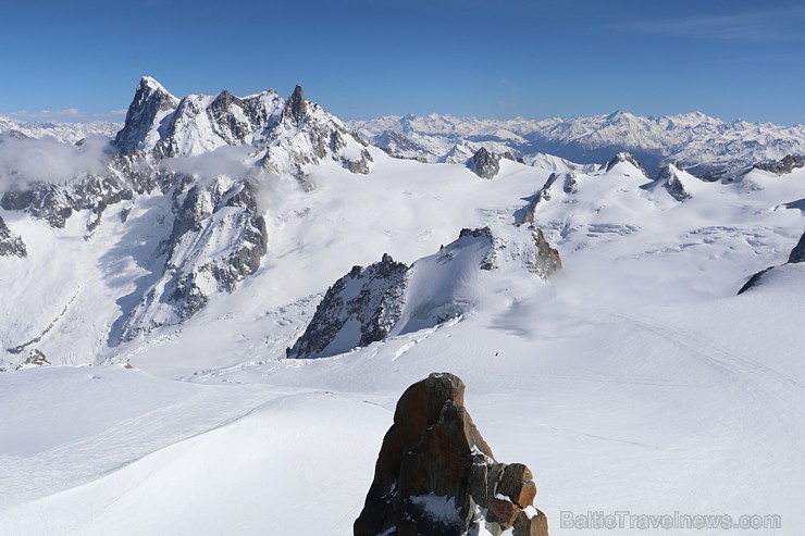 Travelnews.lv redakcija apmeklē 3 842 metru augsto Alpu virsotni «Aiguille du Midi». Atbalsta: Club Med Travelnews.lv redakcija apmeklē 3 842 metru augsto Alpu virsotni «Aiguille du Midi». Atbalsta: Club Med 194559