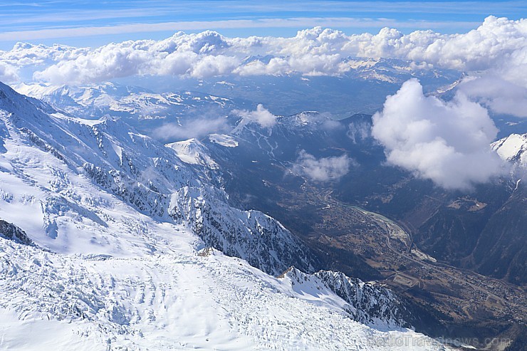 Travelnews.lv redakcija apmeklē 3 842 metru augsto Alpu virsotni «Aiguille du Midi». Atbalsta: Club Med Travelnews.lv redakcija apmeklē 3 842 metru augsto Alpu virsotni «Aiguille du Midi». Atbalsta: Club Med 194560