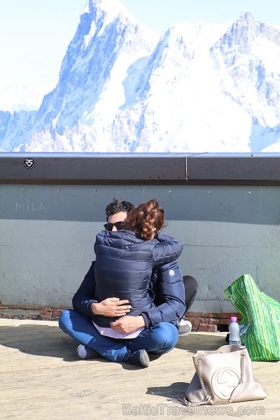 Travelnews.lv redakcija apmeklē 3 842 metru augsto Alpu virsotni «Aiguille du Midi». Atbalsta: Club Med Travelnews.lv redakcija apmeklē 3 842 metru augsto Alpu virsotni «Aiguille du Midi». Atbalsta: Club Med 194564
