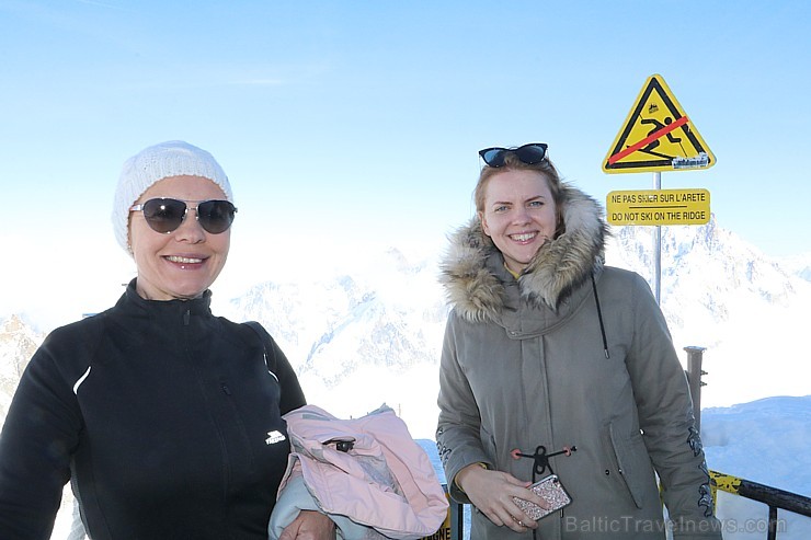 Travelnews.lv redakcija apmeklē 3 842 metru augsto Alpu virsotni «Aiguille du Midi». Atbalsta: Club Med Travelnews.lv redakcija apmeklē 3 842 metru augsto Alpu virsotni «Aiguille du Midi». Atbalsta: Club Med 194581