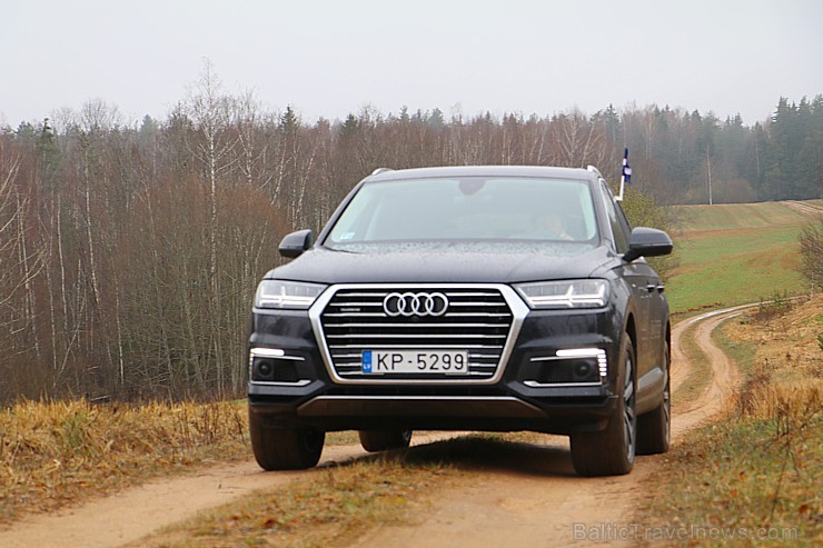 Travelnews.lv redakcija maija svētkos ar jauno un jaudīgo «Audi Q7 e-tron» apceļo Latgali 196838
